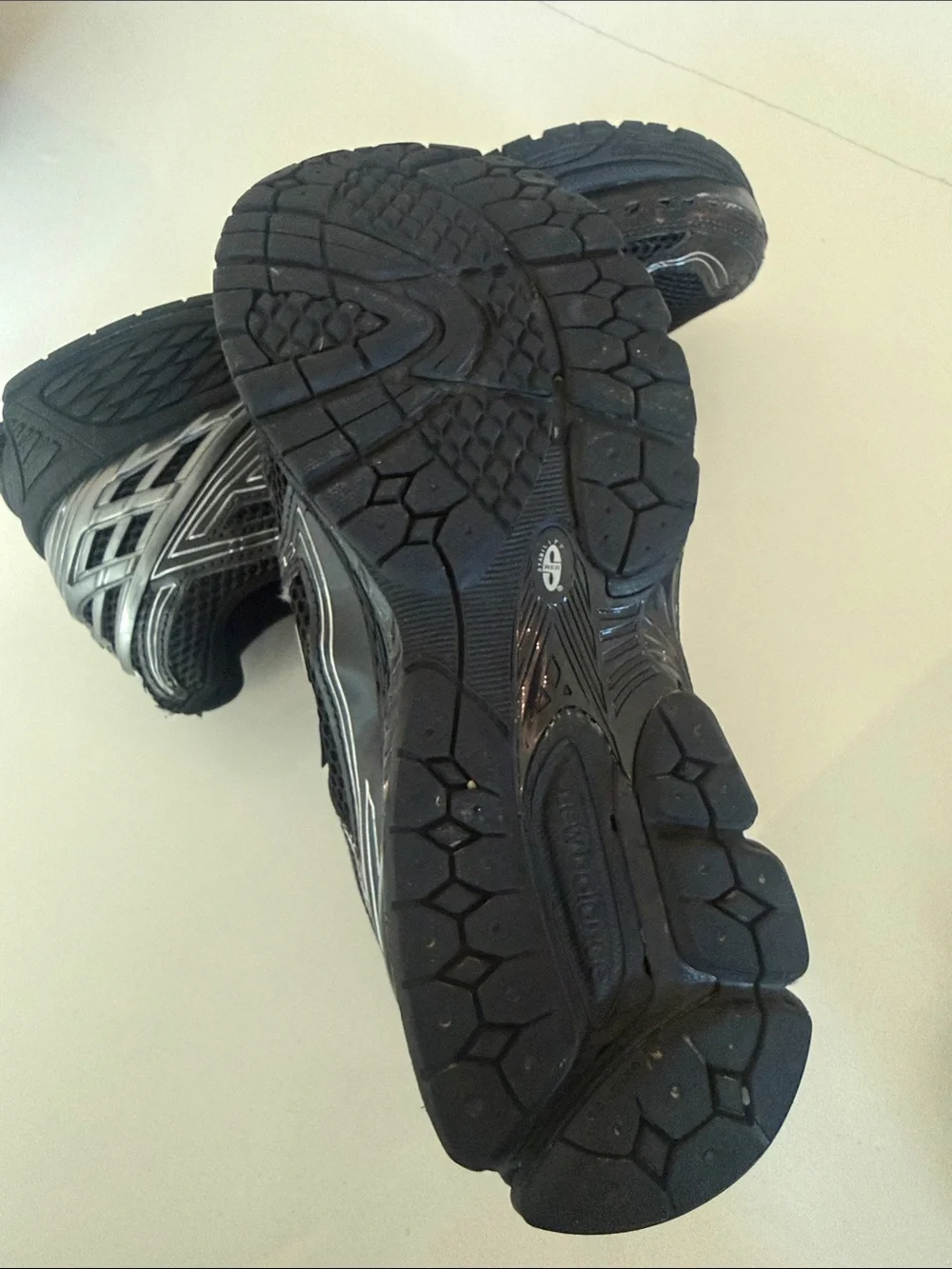 New Balance Men’s Black and Silver Mesh Athletic Sneakers